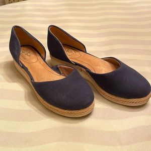 Size 8.5 (fits more like a 9) Life Stride Canvas Wedges